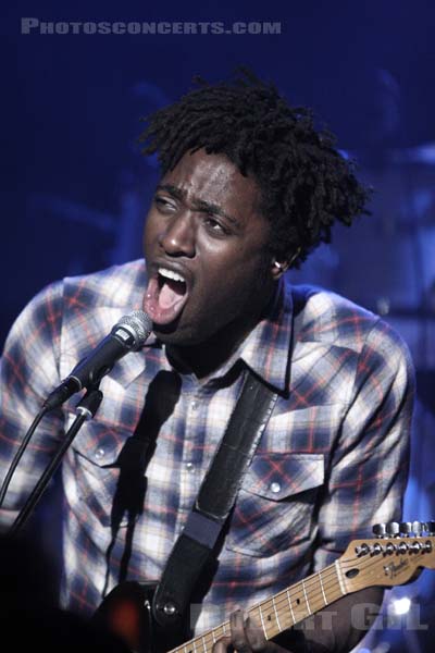 BLOC PARTY - 2007-01-22 - PARIS - Radio France (Studio 105) - Rowland Kelechukwu Okereke